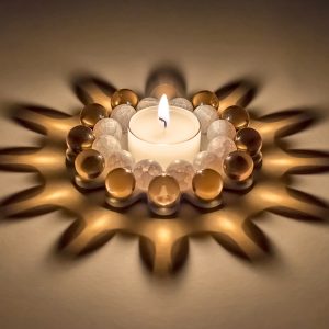 Dresdner Glasperlenstern Zwölfer Achat Teelichthalter handgefertigt in der Dresdner Manufaktur aus Porzellan mit Achat Perlen im Kerzenlicht