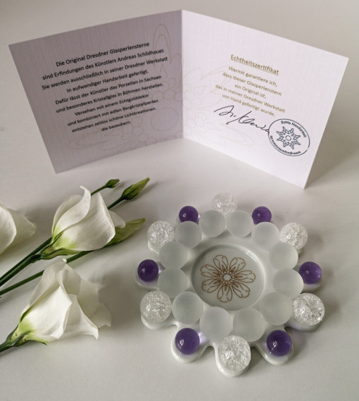 Dresdner Glasperlenstern Lavendel Teelichthalter handgefertigt in der Dresdner Manufaktur aus Porzellan mit Bergkristallperlen und Kristallglas