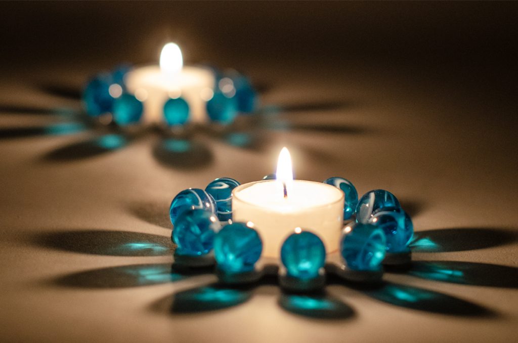 Dresdner Glasperlenstern Kleine Zehner Blau leuchtet